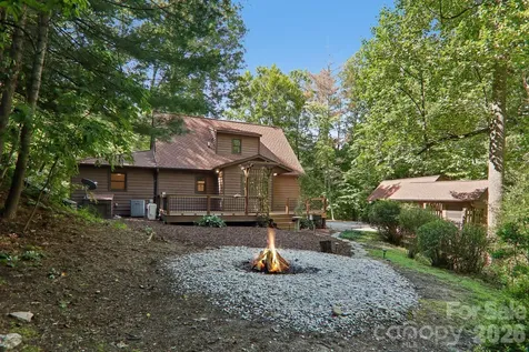 1952 Davis Mountain Road Hendersonville NC 28739