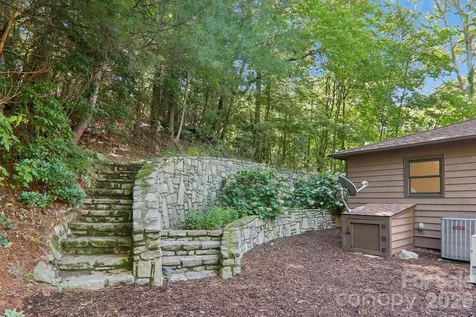 1952 Davis Mountain Road Hendersonville NC 28739