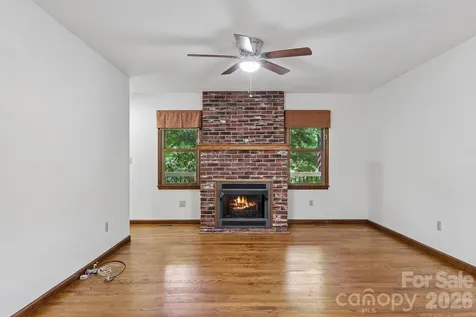 1952 Davis Mountain Road Hendersonville NC 28739
