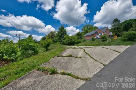 193 Walnut Avenue Spruce Pine NC 28777