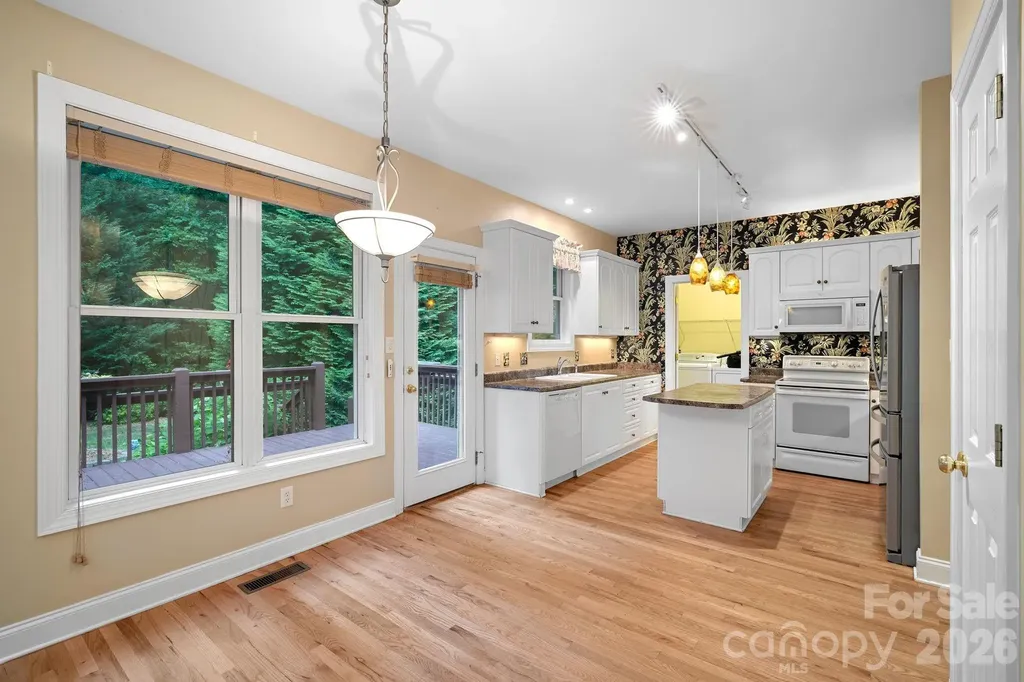 36 Poplar Creek Drive Asheville NC 28805