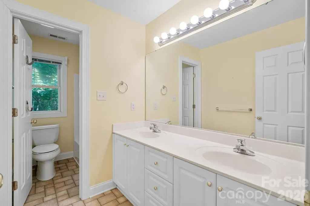 36 Poplar Creek Drive Asheville NC 28805