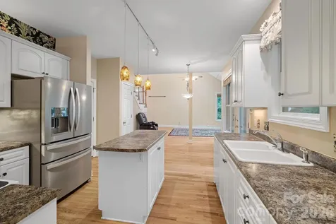 36 Poplar Creek Drive Asheville NC 28805