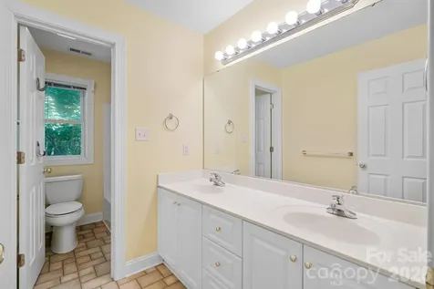 36 Poplar Creek Drive Asheville NC 28805