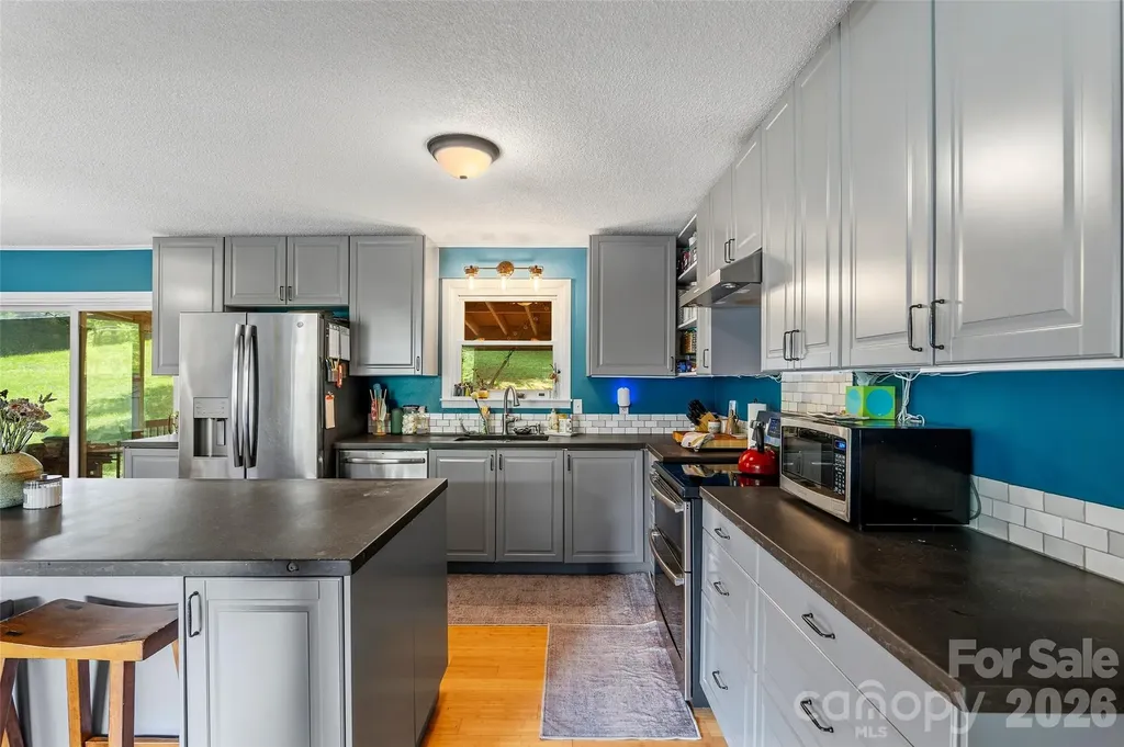 1574 Cashiers Valley Road Brevard NC 28712