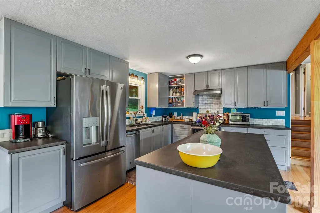 1574 Cashiers Valley Road Brevard NC 28712