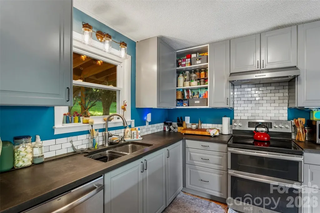 1574 Cashiers Valley Road Brevard NC 28712