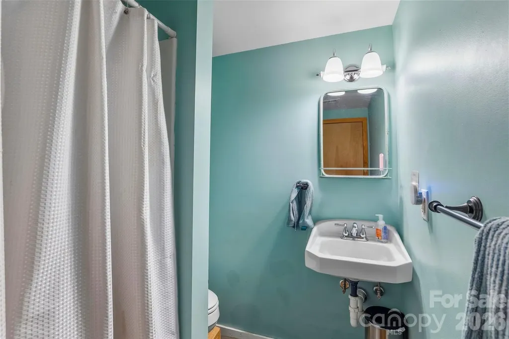 1574 Cashiers Valley Road Brevard NC 28712