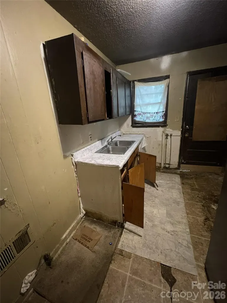 4025 Plato Circle Charlotte NC 28208