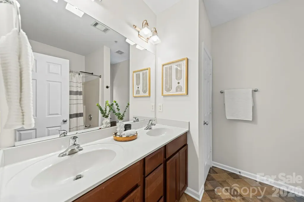 3825 Picasso Court Charlotte NC 28205
