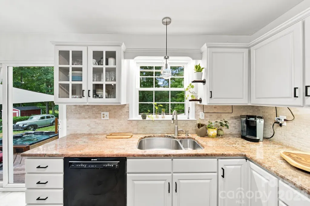 2815 Burnt Mill Road Charlotte NC 28210