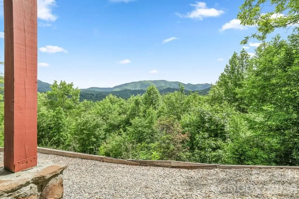 1188 Tobacco Branch Road Almond NC 28702