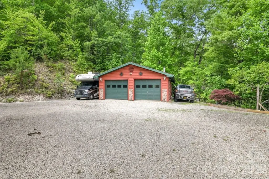 1188 Tobacco Branch Road Almond NC 28702