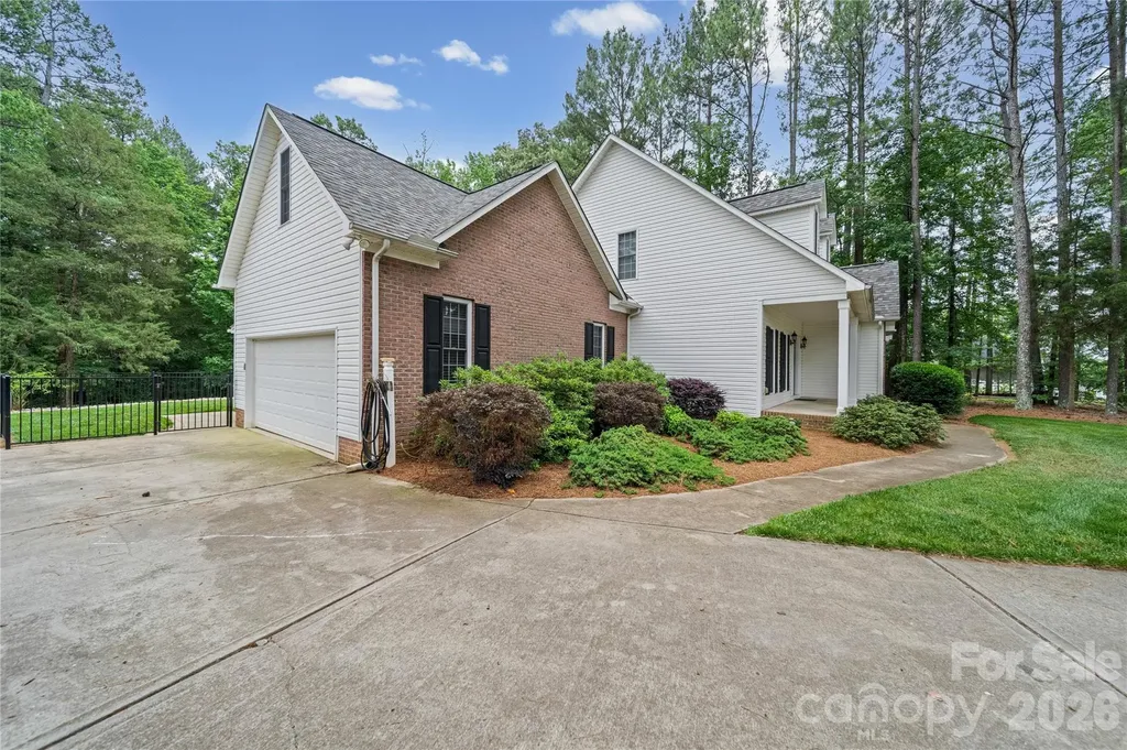 8871 Erbach Lane Mount Pleasant NC 28124