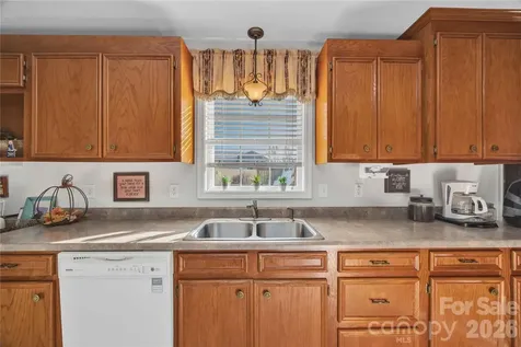 57 Riverview Road Taylorsville NC 28681
