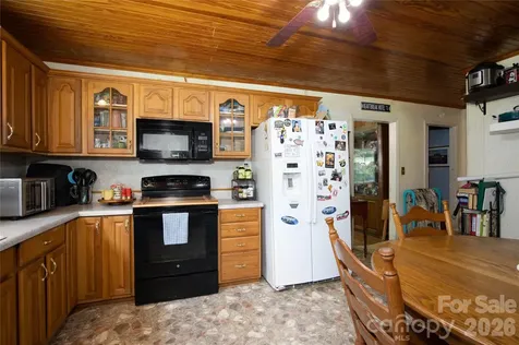 1424 Bear Creek Road Bakersville NC 28705