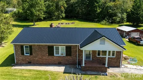 1424 Bear Creek Road Bakersville NC 28705