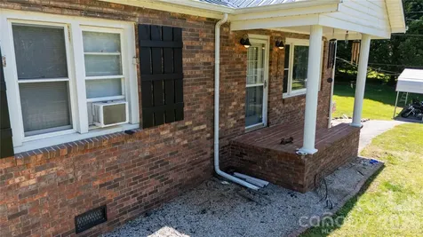 1424 Bear Creek Road Bakersville NC 28705