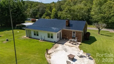 1424 Bear Creek Road Bakersville NC 28705