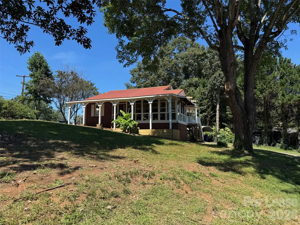 1234 11th Street NW Hickory NC 28601