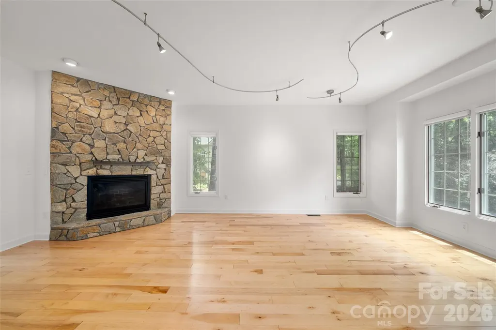 135 Buffalo Trail Asheville NC 28805