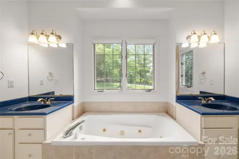 135 Buffalo Trail Asheville NC 28805