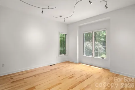 135 Buffalo Trail Asheville NC 28805