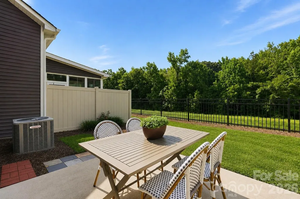 9411 Glenburn Lane Charlotte NC 28278