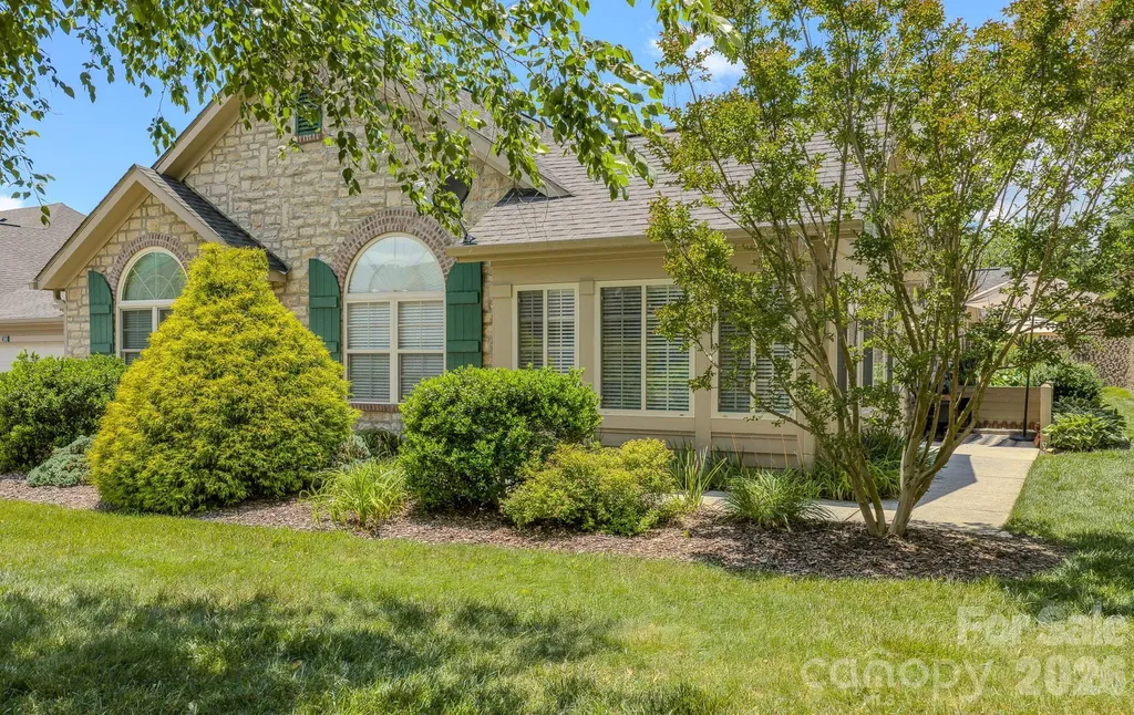 52 Mountain Meadow Circle Weaverville NC 28787