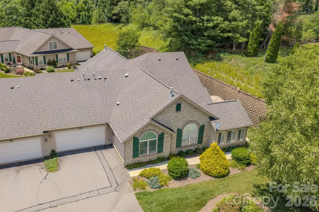 52 Mountain Meadow Circle Weaverville NC 28787