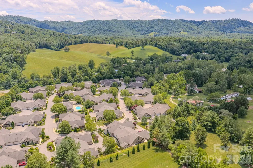 52 Mountain Meadow Circle Weaverville NC 28787