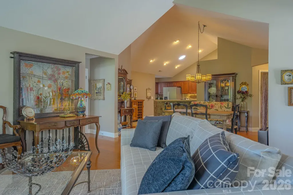 52 Mountain Meadow Circle Weaverville NC 28787