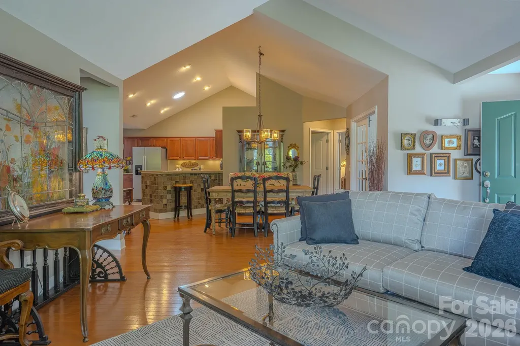 52 Mountain Meadow Circle Weaverville NC 28787