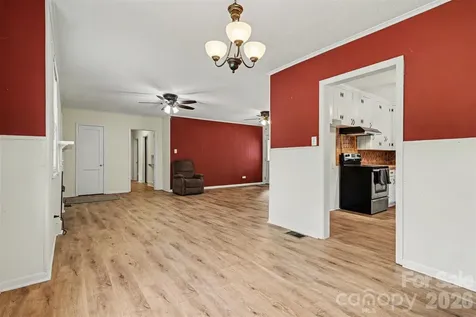 217 Oakwood Avenue York SC 29745