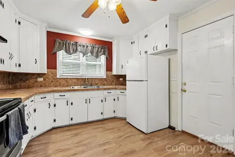217 Oakwood Avenue York SC 29745