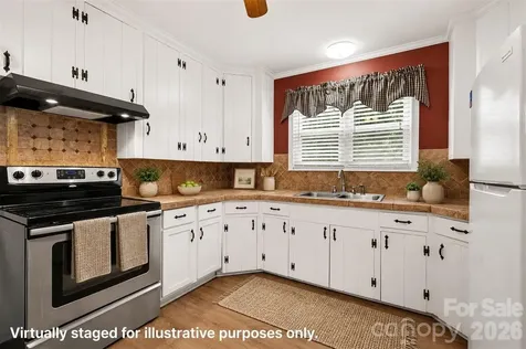 217 Oakwood Avenue York SC 29745