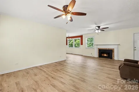 217 Oakwood Avenue York SC 29745