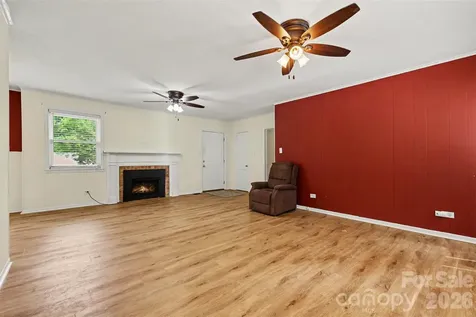 217 Oakwood Avenue York SC 29745