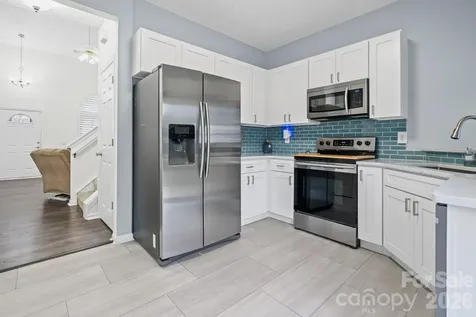 2737 Mill Valley Court Matthews NC 28105