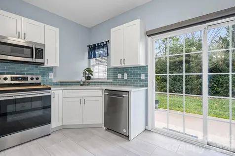 2737 Mill Valley Court Matthews NC 28105