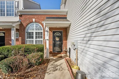 2737 Mill Valley Court Matthews NC 28105