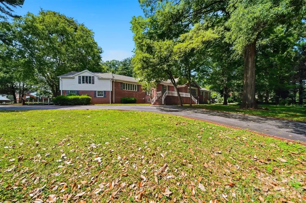 826 S College Avenue Newton NC 28658