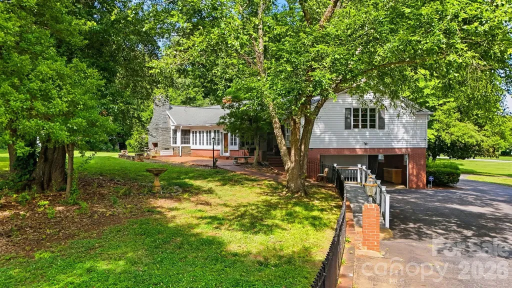 826 S College Avenue Newton NC 28658