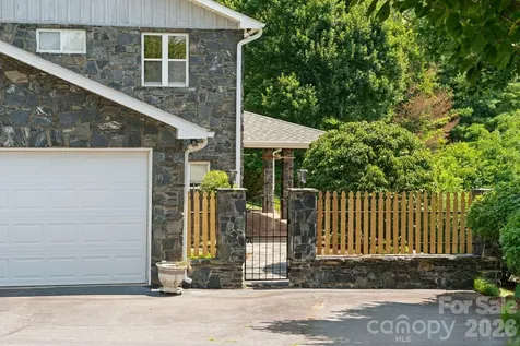 195 Oak Lane Mars Hill NC 28754