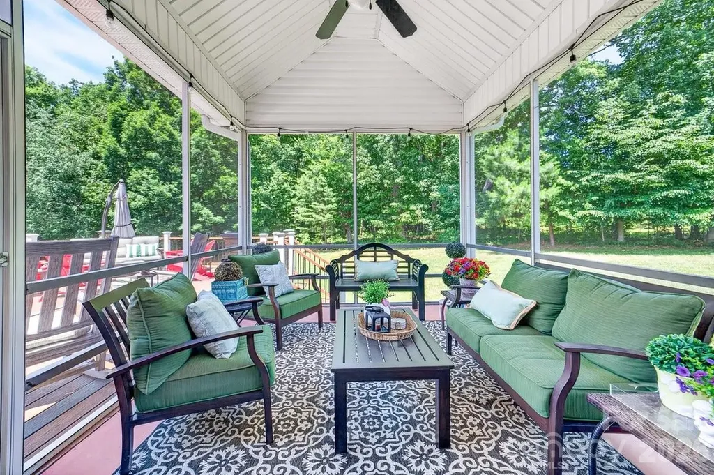 5633 Old Town Lane Gastonia NC 28056