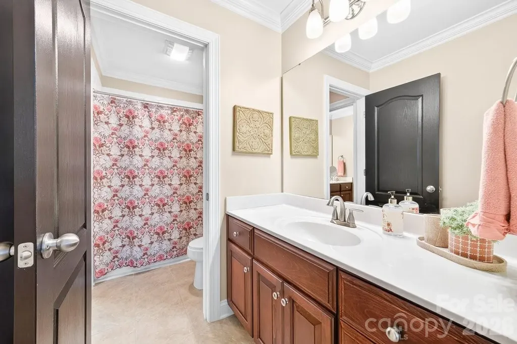5633 Old Town Lane Gastonia NC 28056