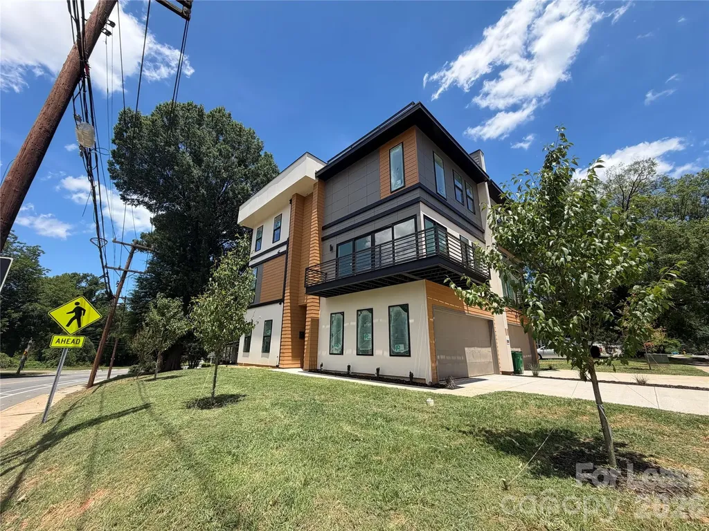 212 Smallwood Street S Charlotte NC 28208