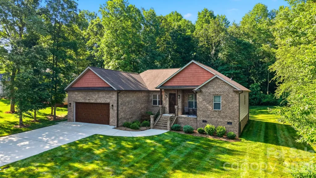 2630 36th Avenue NE Hickory NC 28601
