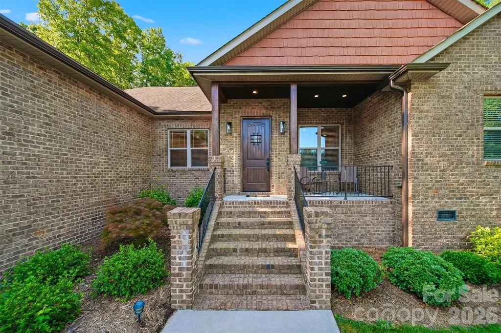 2630 36th Avenue NE Hickory NC 28601