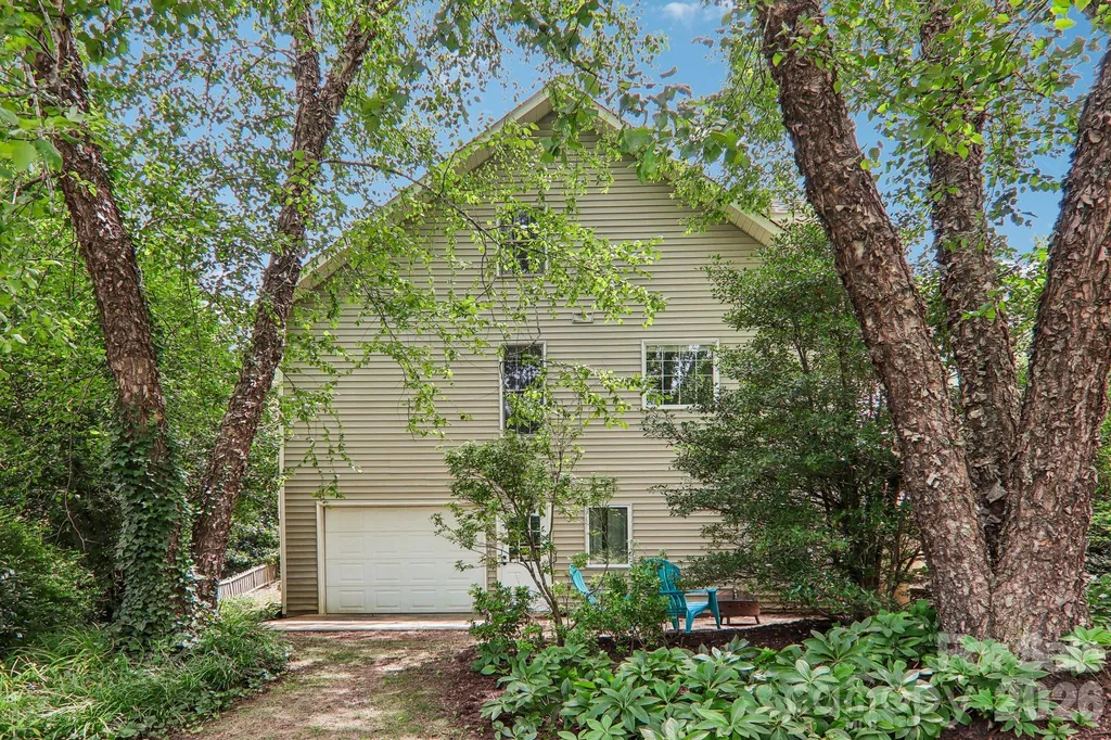 104 Meadow Lake Road Asheville NC 28803